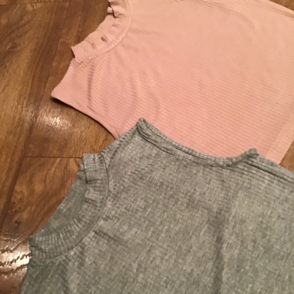 TWO LIGHTWEIGHT SOFT RIBBED STRETCHY CROP TOPS - Picture 10 of 13